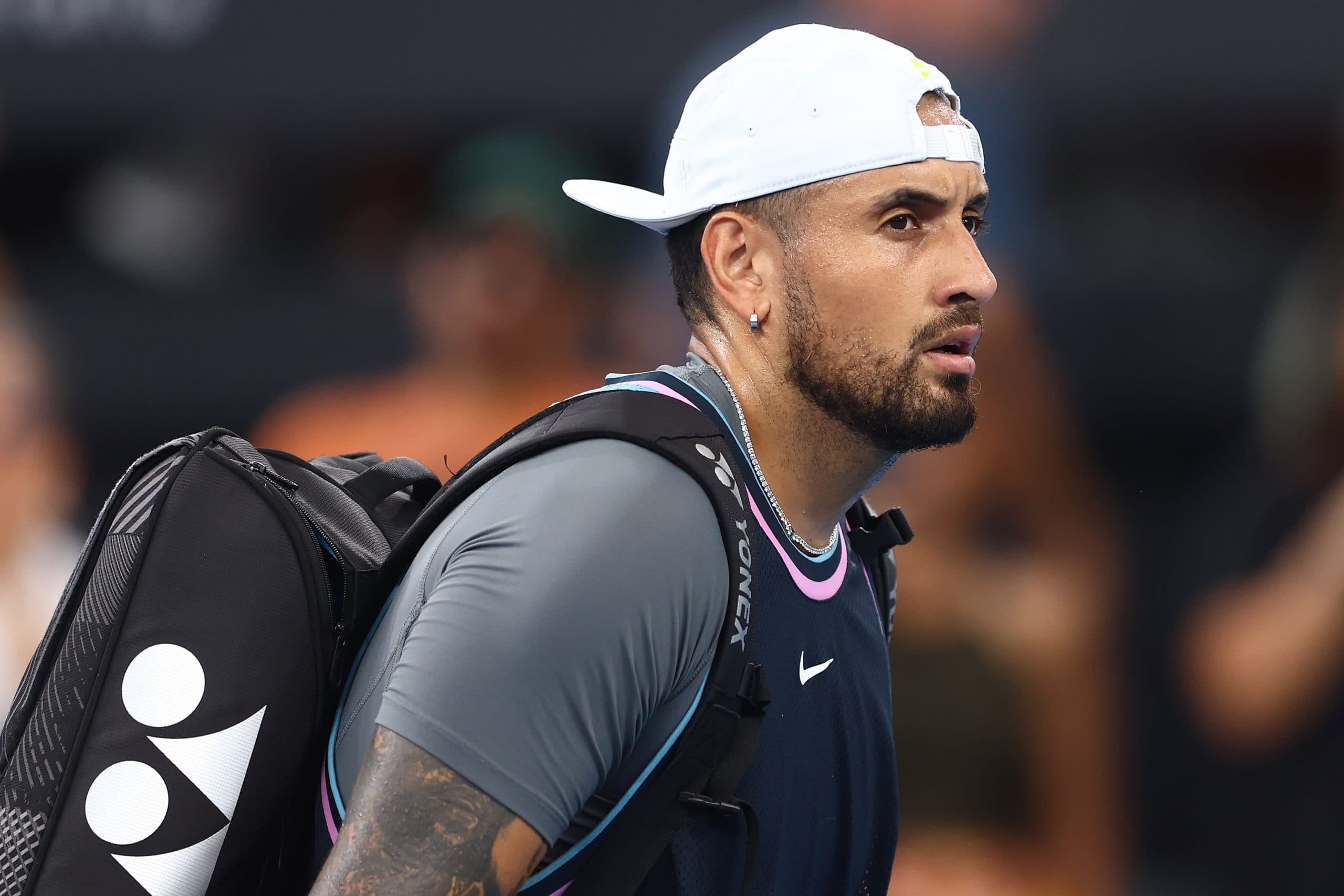 Cover Image for Touché aux abdominaux, Nick Kyrgios annule un tournoi pour se reposer avant l'Open d'Australie